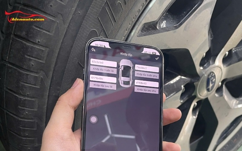 Chủ xe có thể dễ dàng đảo lốp, khớp lốp qua ứng dụng điện thoại