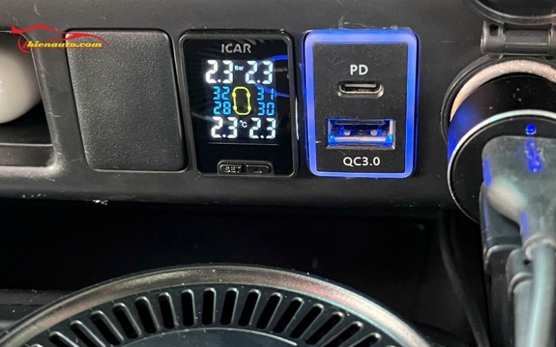 Chủ xe nên lắp cảm biến áp suất lốp van trong