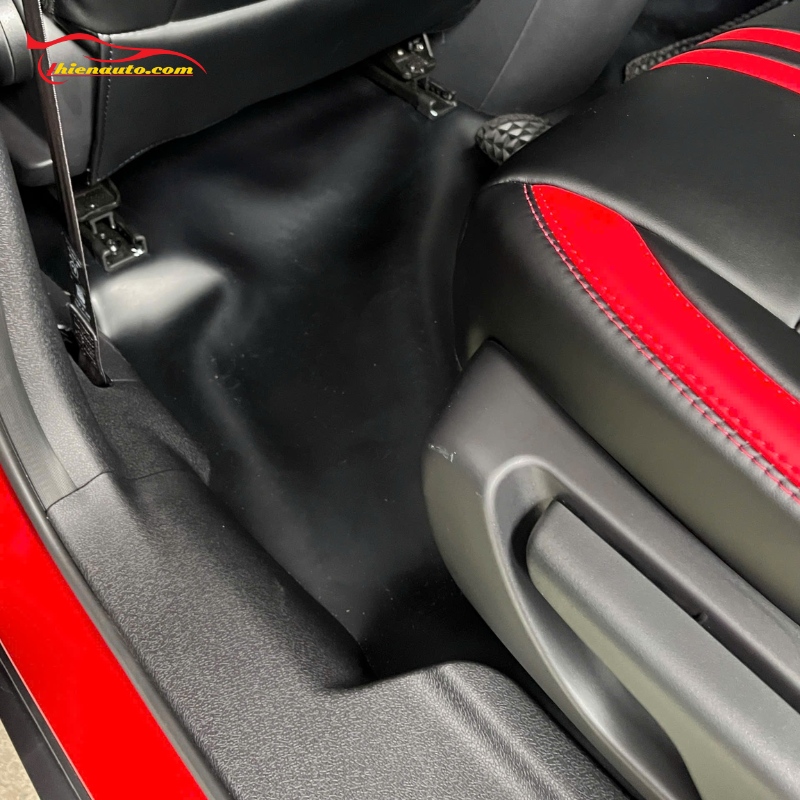 Hình ảnh thực tế độ xe Limo Green đỏ tại Thiện Auto