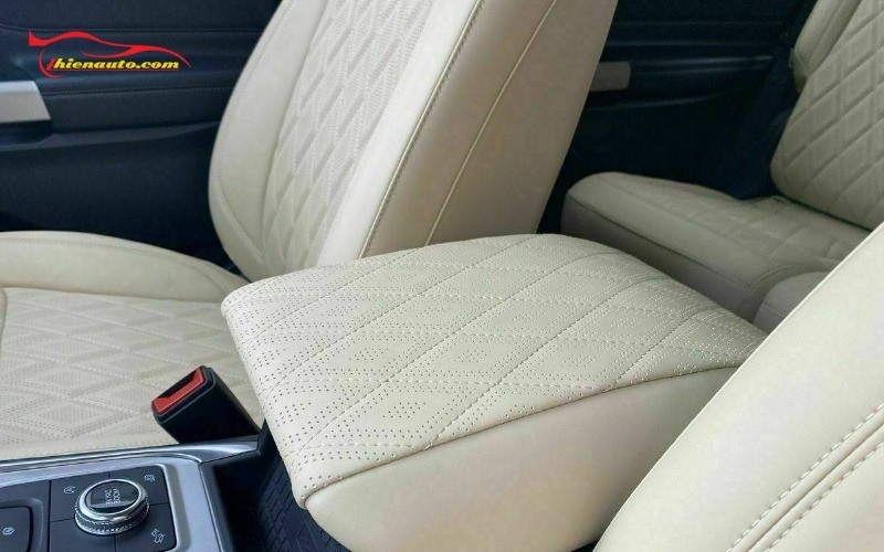 Bọc ghế da Ford Explorer chống bám bẩn, thấm nước tốt