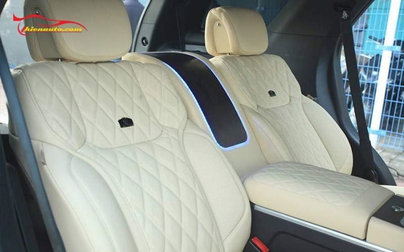 Bọc ghế da Ford Explorer giữ vệ sinh, tăng thẩm mỹ khoang lái