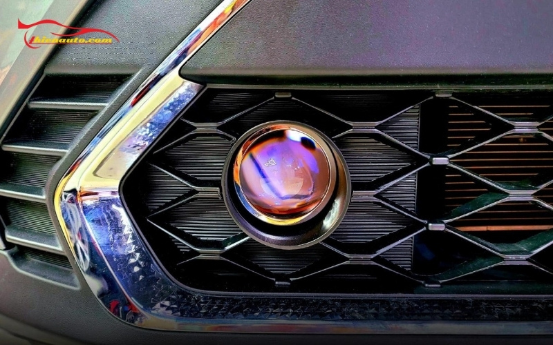 Độ đèn gầm Kia Carens tăng chiếu sáng khi đi đêm