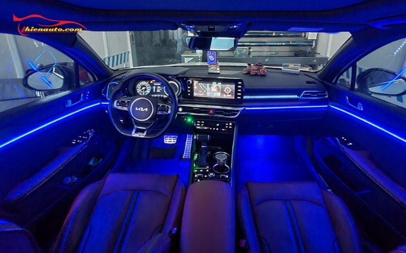 Độ đèn nội thất Kia K5 sang trọng