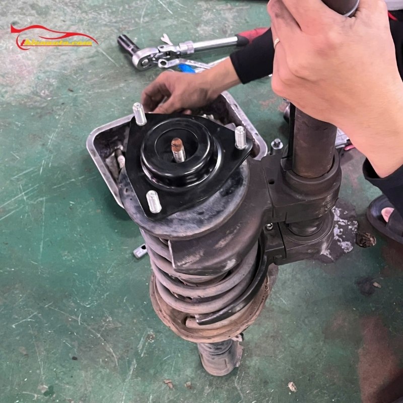 Hình ảnh thực tế thay thế bát bèo Xpander trong hạng mục bảo dưỡng Mitsubishi Xpander 220000 km