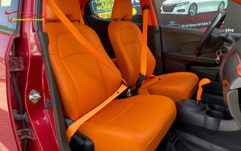 Thiện Auto thi công đo may bọc ghế da Honda Brio trực tiếp tại gara không qua trung gian