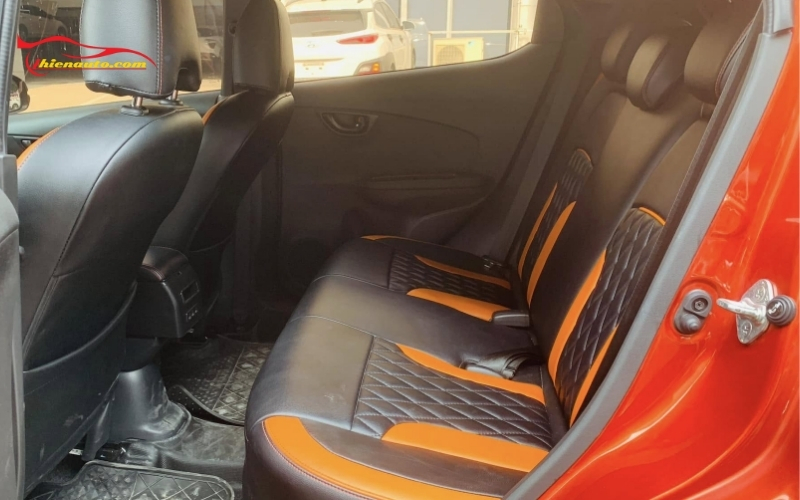 So với ghế nỉ zin, ghế da Honda Brio có độ bền cao, êm ái và không gây hầm lưng khi ngồi lâu