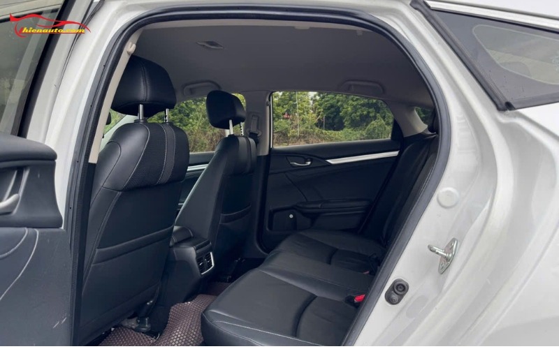 Chủ xe nên vệ sinh bảo dưỡng định kì 4 - 6 tháng/lần sau khi bọc ghế da Honda Civic