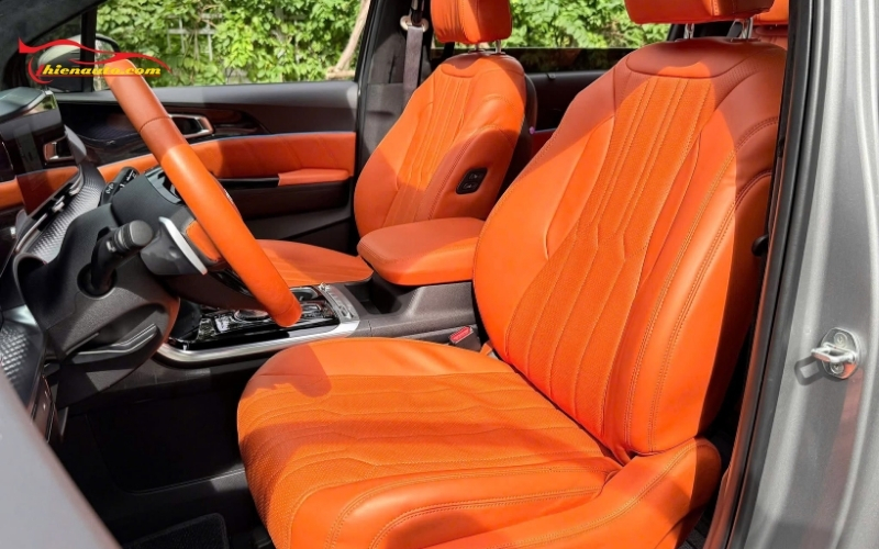 Bọc ghế da Kia Carnival có giá tham khảo từ 10.000.000 - 16.000.000 đồng