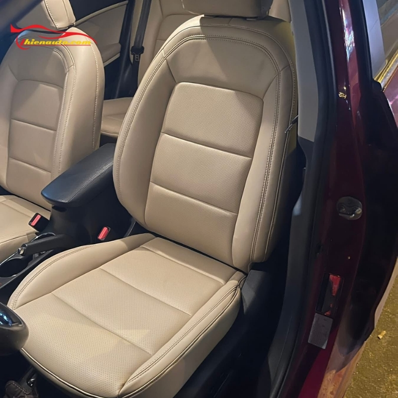 Cách bảo dưỡng ghế xe Kia Cerato sau khi bọc