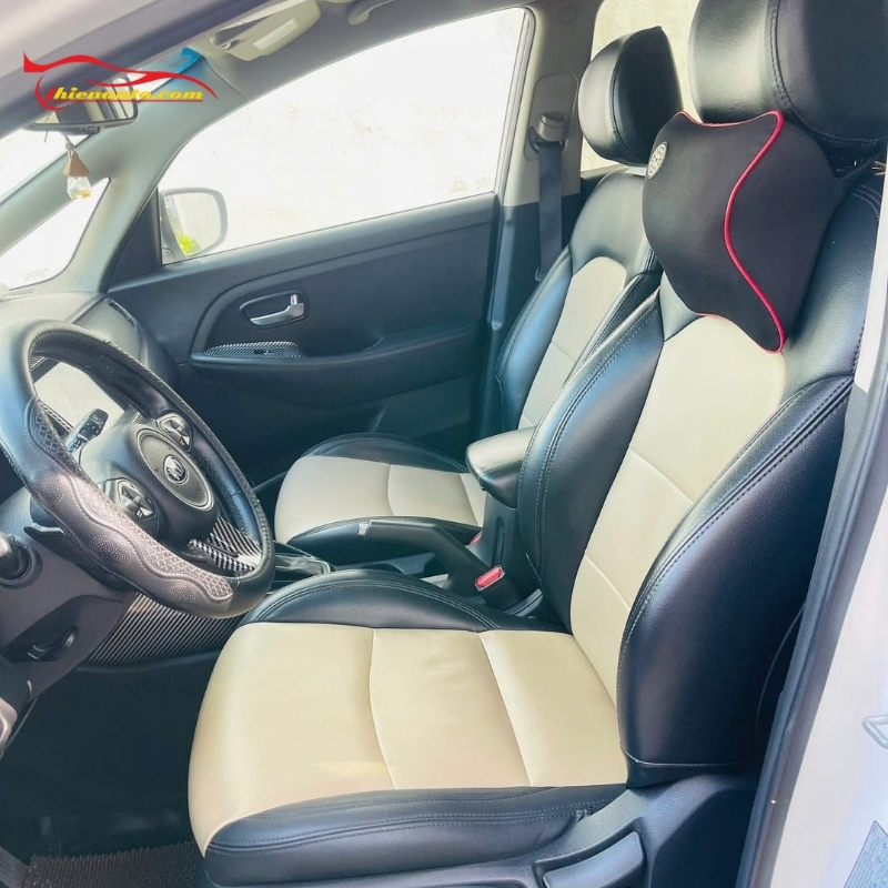 Khi bọc ghế da tại Thiện Auto, quý khách hàng được tư vấn chi tiết chọn mẫu trước khi thi công