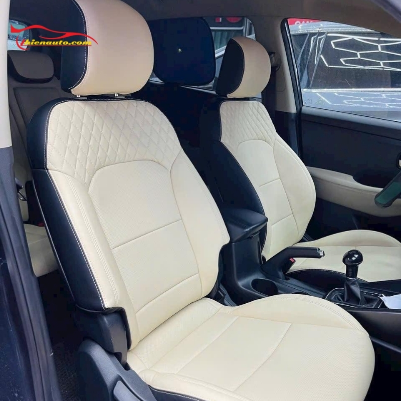 Bọc ghế da ô tô Kia Rondo có giá tham khảo từ 8.000.000 - 11.500.000 đồng