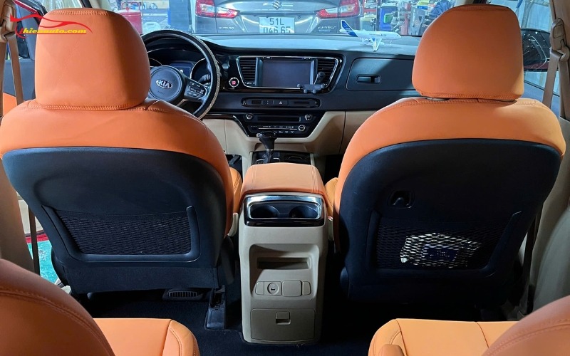 Bọc ghế da Kia Sedona Bọc ghế da Kia Sedona giúp loại bỏ dễ bám bụi khó vệ sinh ở ghế da nguyên bản