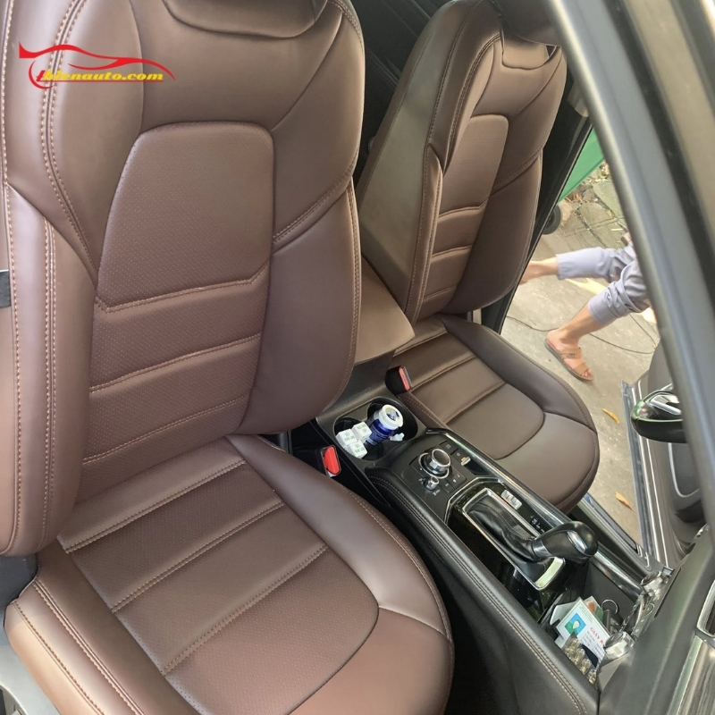 Chủ xe lựa chọn bọc ghế da Kia Sonet màu nâu phù hợp với tone màu nội thất