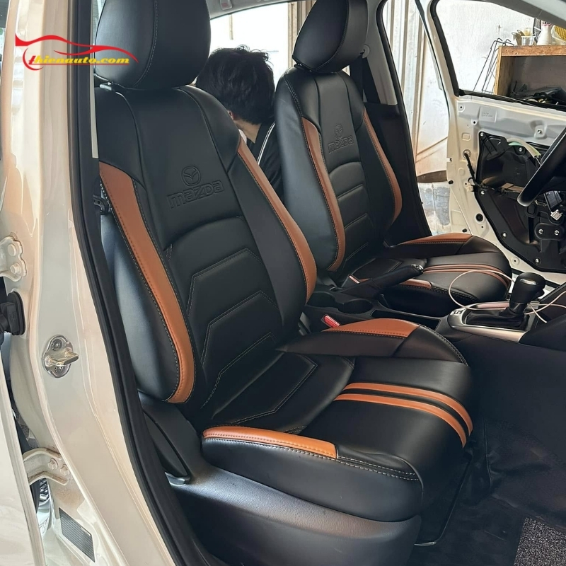 So với áo nỉ zin xe, bọc ghế da Mazda CX3 có thiết kế độc đáo, nhiều lựa chọn màu sắc và thiết kế