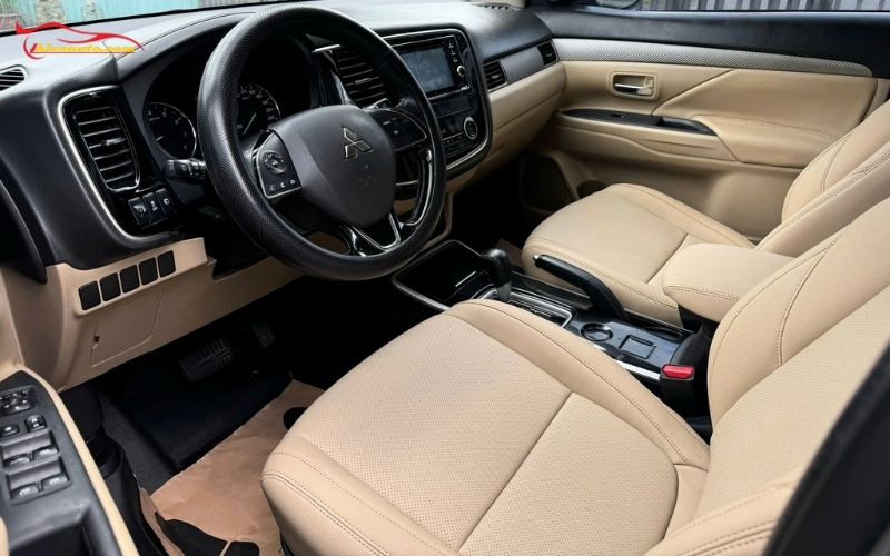 Bọc ghế da Mitsubishi Outlander giúp hạn chế các nhược điểm của ghế nỉ nguyên bản xe 