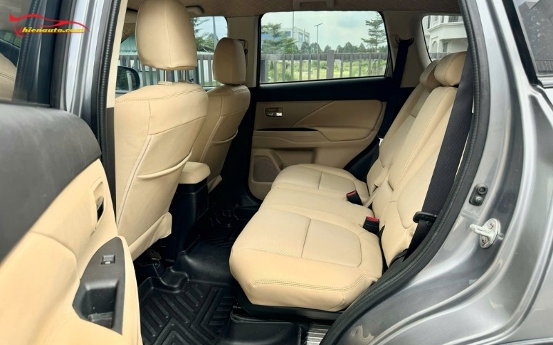 Mẫu bọc ghế Mitsubishi Outlander theo form nguyên bản