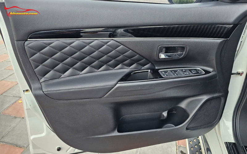 Tại Thiện Auto, bọc ghế da có hỗ trợ bọc tapi cửa theo màu da ghế nội thất ô tô 