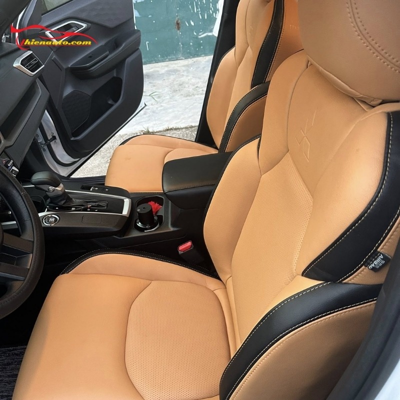 Mẫu bọc ghế Mitsubishi Xforce độc đáo theo đường nét ghế zin
