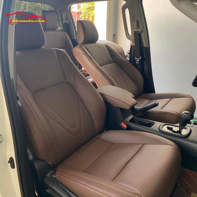 Bọc ghế da Toyota Hilux
