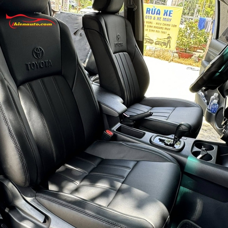 Thiện Auto thi công bọc ghế da xe Hilux may đo trực tiếp tại gara không qua trung gian