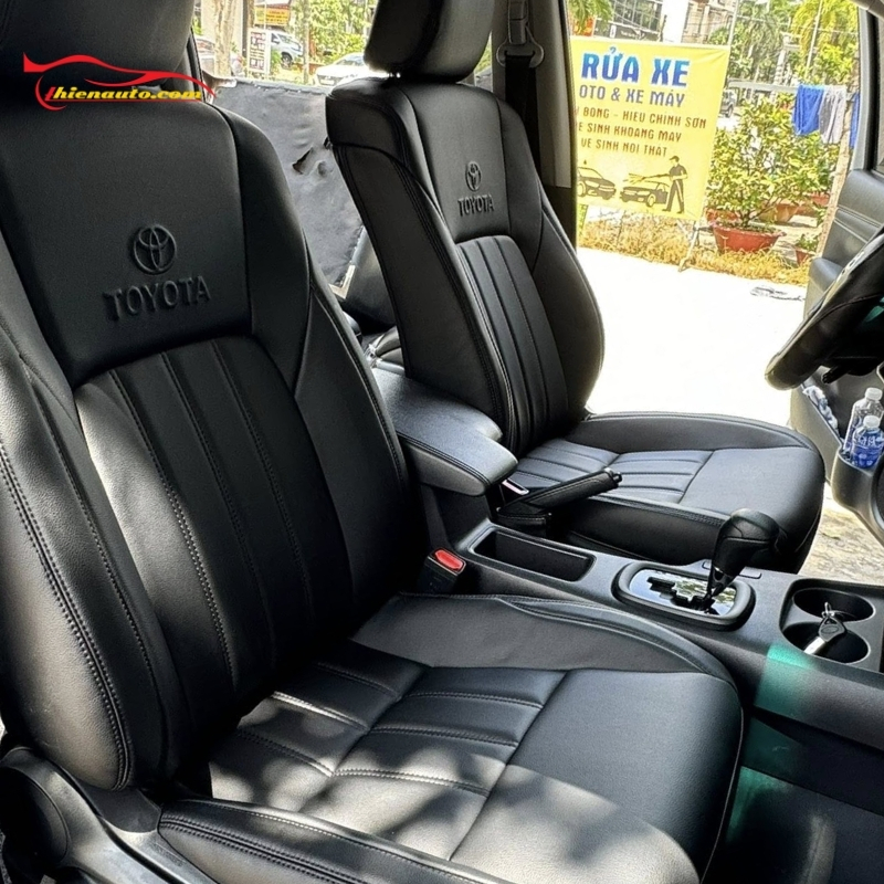 So với nỉ zin thông thường, bọc ghế da Hilux có thể thiết kế theo yêu cầu, phối màu theo sở thích chủ xe