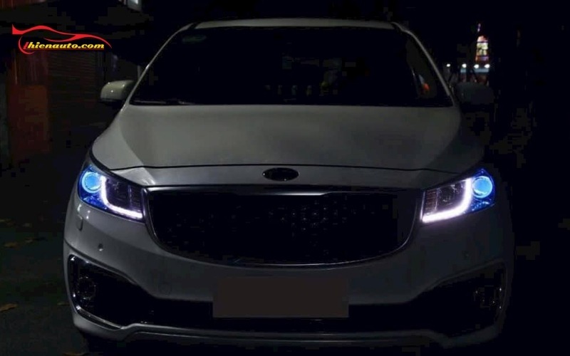 Độ đèn xe Kia Sedona tạo điểm nhấn mới lạ, tự tin lái xe đường đêm