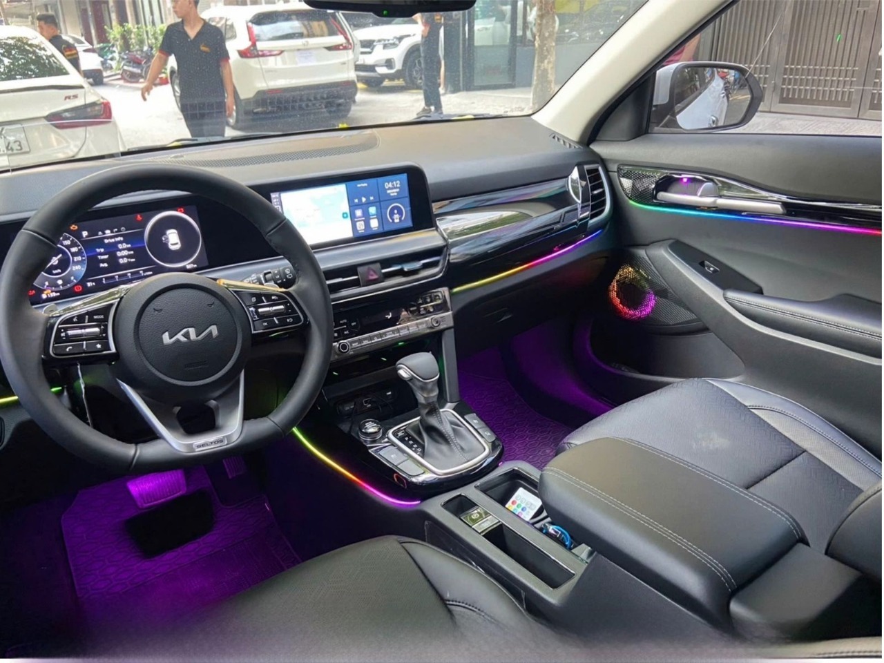 Độ đèn Kia Seltos mẫu LED nội thất Ambient Light V4 22 chi tiết
