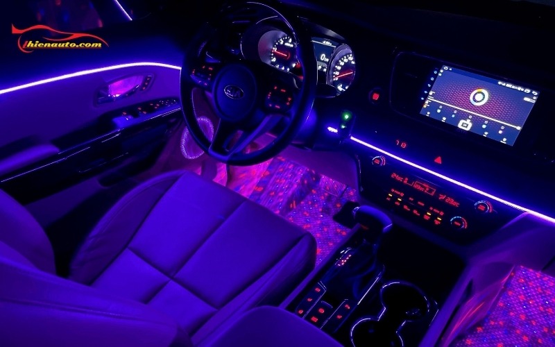 Độ đèn Kia Sonet với bộ LED nội thất độc đáo
