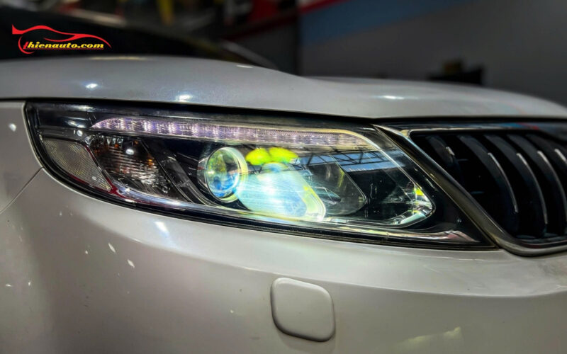 Độ đèn xe Kia Sorento mẫu X-Light X5 Ultra