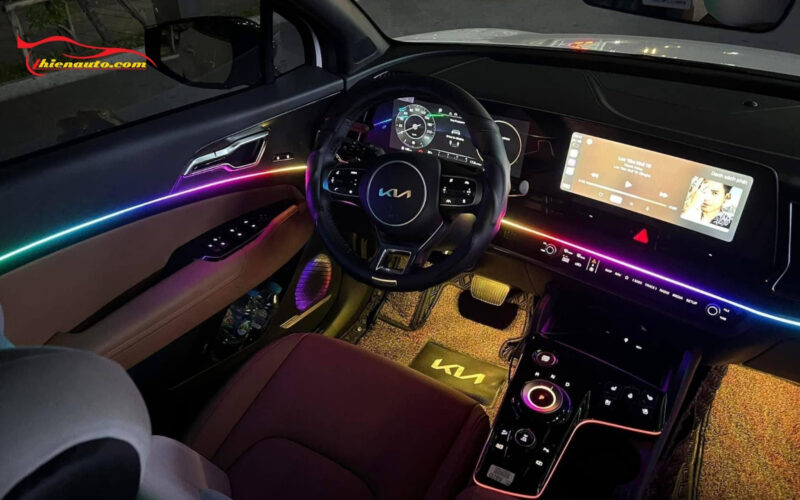 Độ đèn xe Kia Sorento nội thất 22 chi tiết linh hoạt