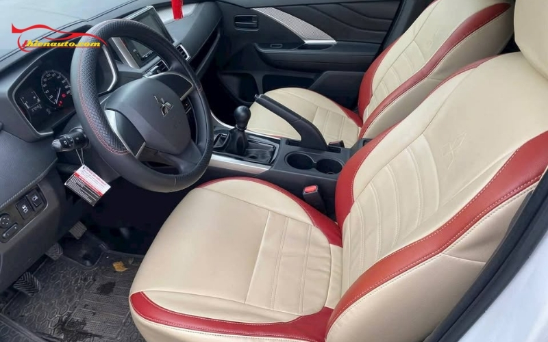 Mitsubishi Xpander may bộ ghế da công nghiệp màu sáng