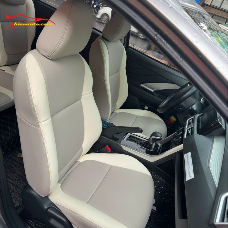 Ngoài bọc ghế da, Thiện Auto còn bọc da các vị trí khác như khâu da vô lăng, bọc da tapi cửa