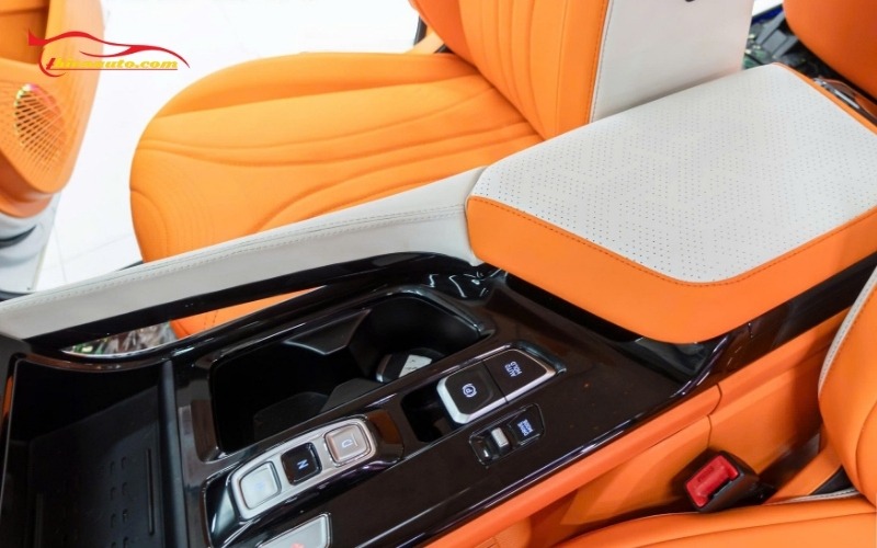 Chọn màu bọc ghế da Hyundai Custin theo mệnh