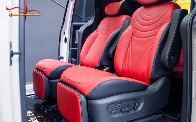 Bọc ghế da Hyundai Custin tăng thẩm mỹ khoang nội thất