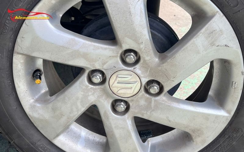 Hình ảnh thực tế độ Suzuki Swift combo camera Vietmap S860 và TPMS Icar C398 tại Thiện Auto