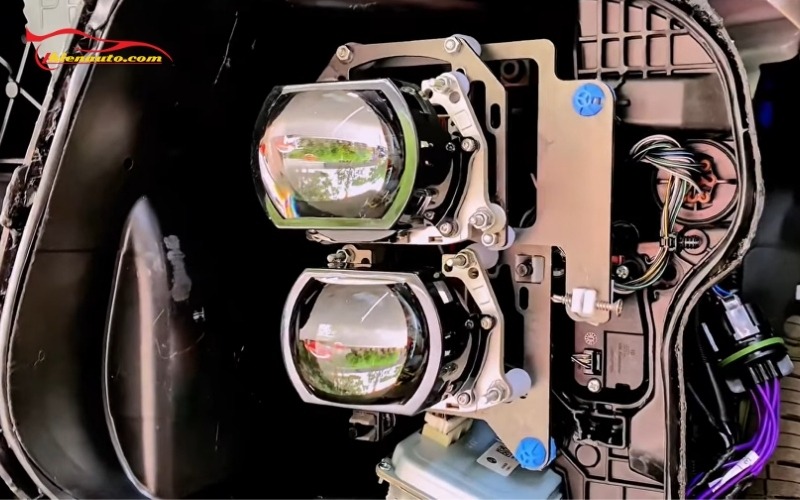 Độ đèn Tucson 2022 tăng sáng, lái xe an toàn