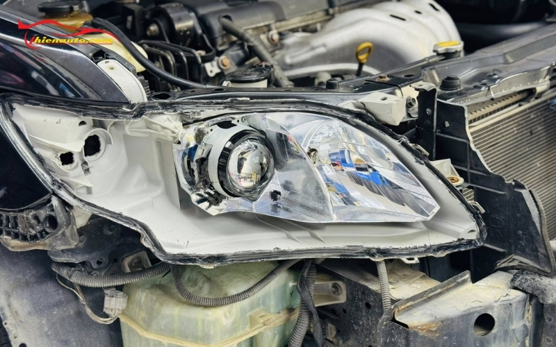 Độ đèn Toyota Camry giúp tăng chiếu sáng khi di chuyển ban đêm