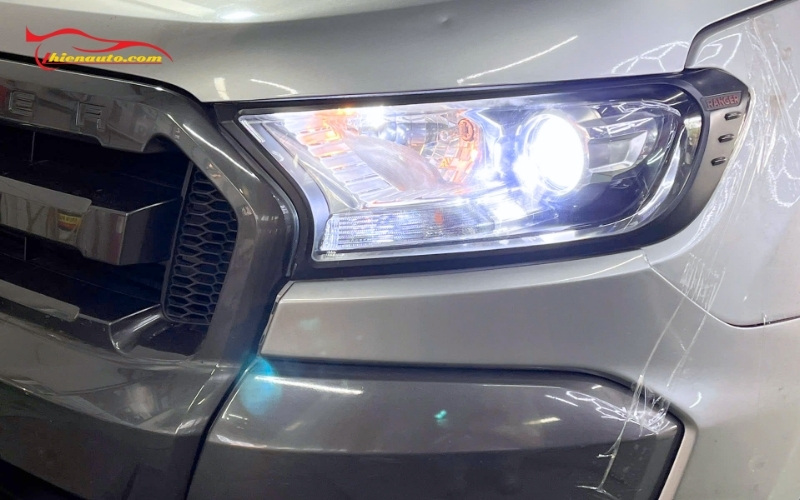 Ford Ranger độ đèn gầm và đèn pha: F10 Turbo và Naoevo S8 Pro Ford Ranger độ đèn gầm và đèn pha: F10 Turbo và Naoevo S8 Pro