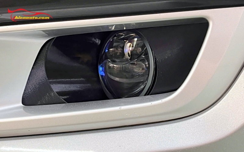 Độ đèn bi gầm Ford Ranger tăng sáng khi đi đêm