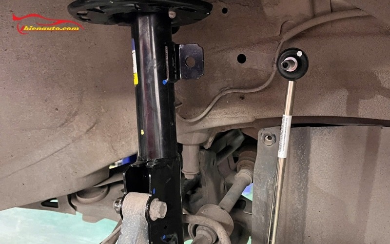 Hình ảnh khắc phục Suzuki XL7 bị kêu lạch cạch thực tế tại gara Thiện Auto