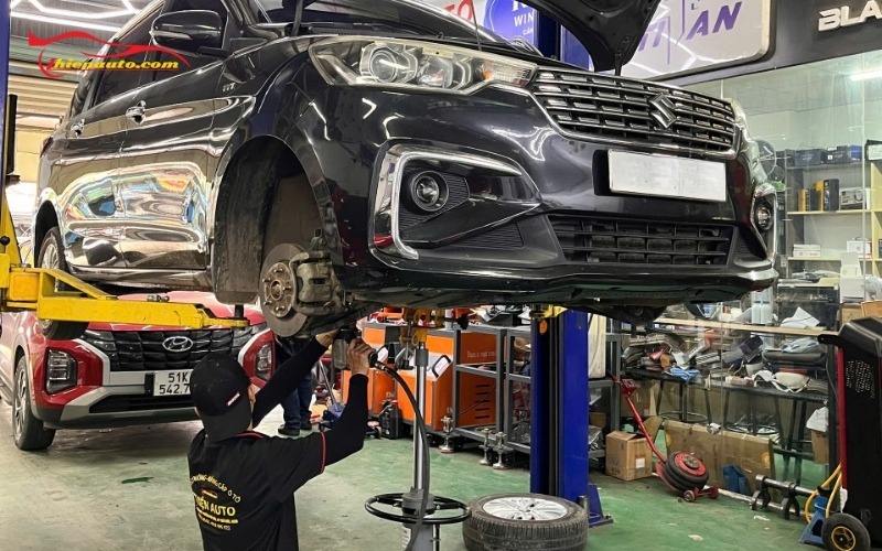 Suzuki XL7 bị kêu lạch cạch: Nguyên nhân và cách xử lý