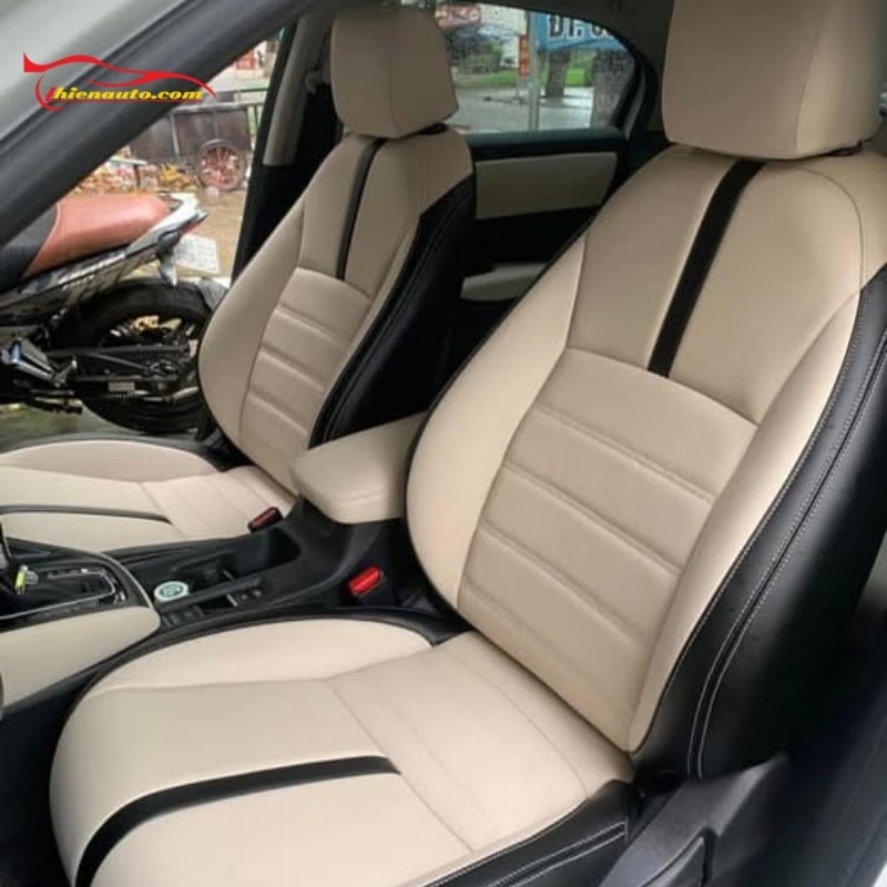 Ngoài bọc ghế da xe Attrage, chủ xe có thể lựa chọn bọc da bệ tỳ tay, bọc tapi nếu muốn