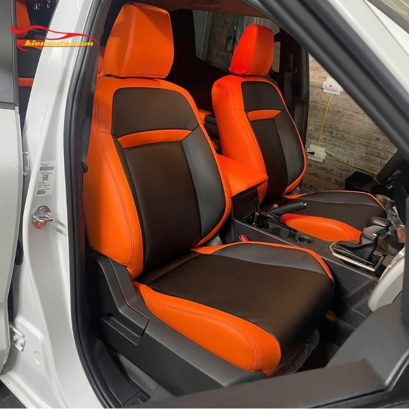 Bọc ghế da Mitsubishi Triton có độ bền cao, dễ vệ sinh và không gây bí lưng