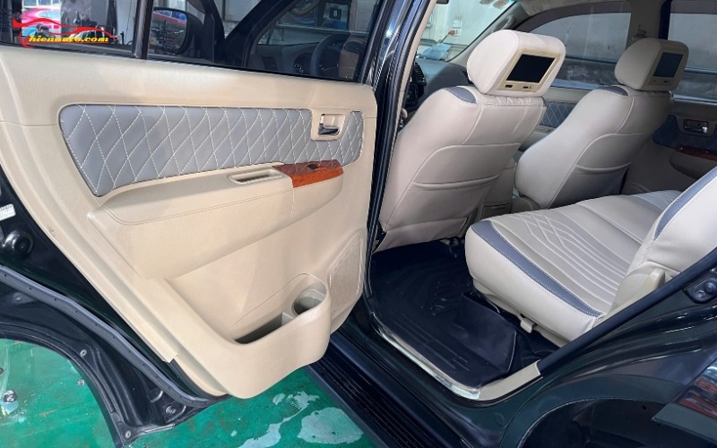 Bọc ghế da Toyota Fortuner Bọc tapi cửa xe Toyota Fortuner