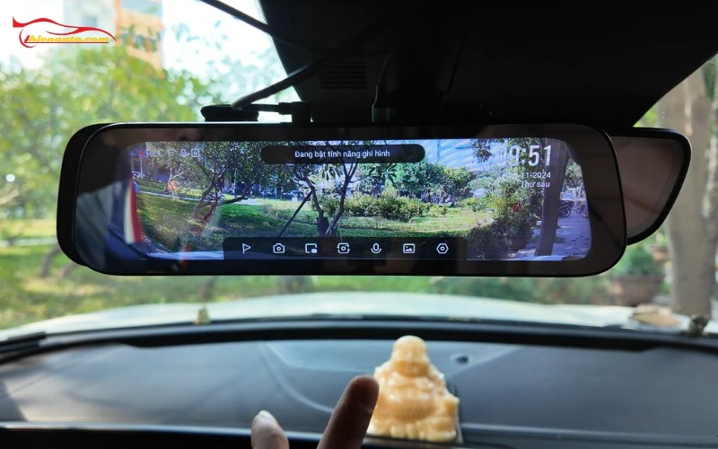 Camera hành trình tích hợp cam lùi