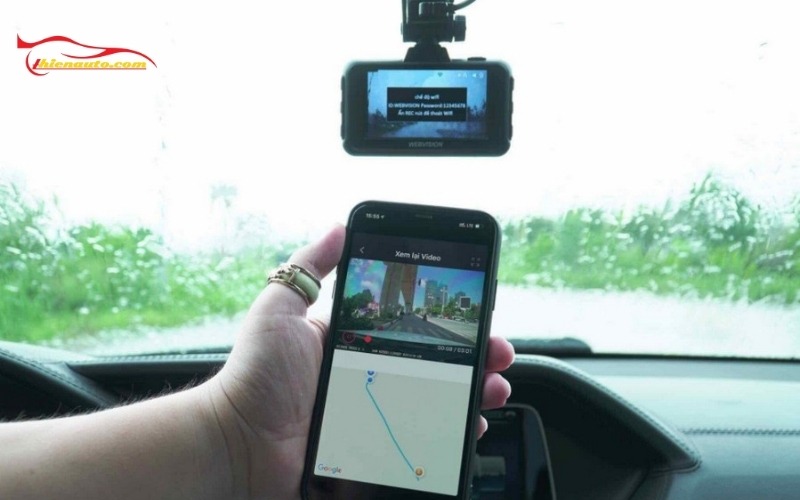Camera hành trình tích hợp màn Android có thể xem lại video qua điện thoại