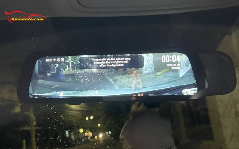 Có nên lắp camera hành trình gương: Quan sát toàn cảnh trước - sau