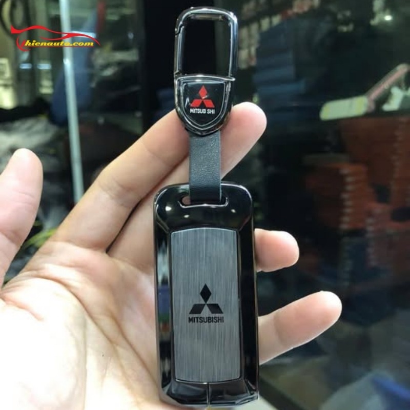 Mẫu ốp chìa khóa Xpander kim loại sang trọng hot nhất 2025