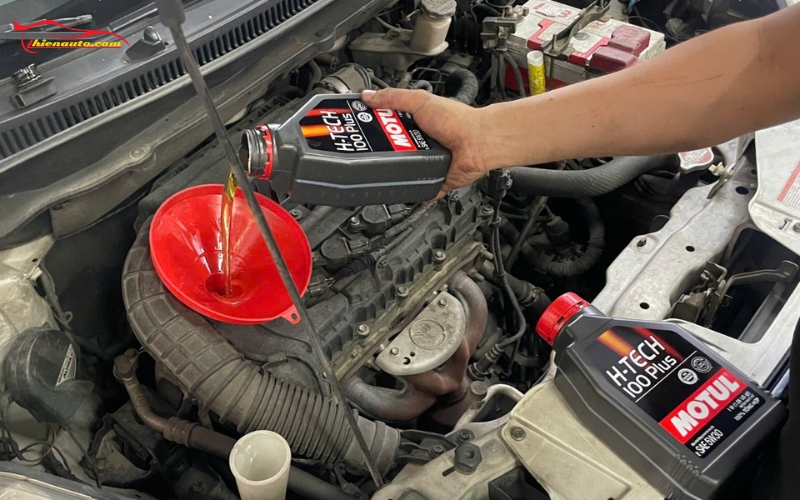 Thay nhớt Kia Seltos bao nhiêu lít? Bao nhiêu tiền? Khi nào cần thay? 