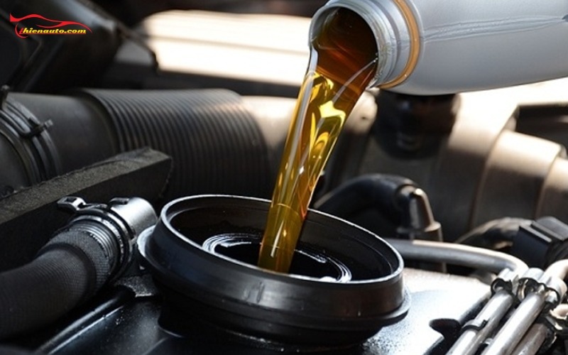 Thay nhớt Ford Everest bao nhiêu lít? Khi nào cần thay lọc dầu?